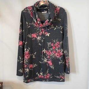 Excellent used. Gray/Floral cowl neck long sleeve.